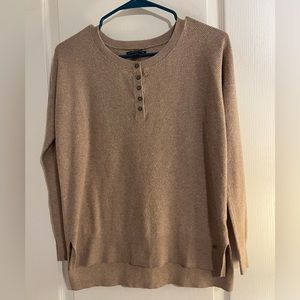 American Eagle men’s or women’s top size M